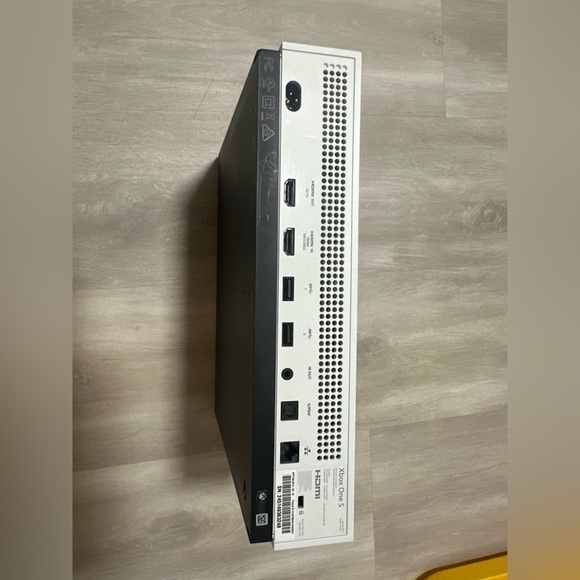 Xbox One S Microsoft game 365 GB - Picture 4 of 8